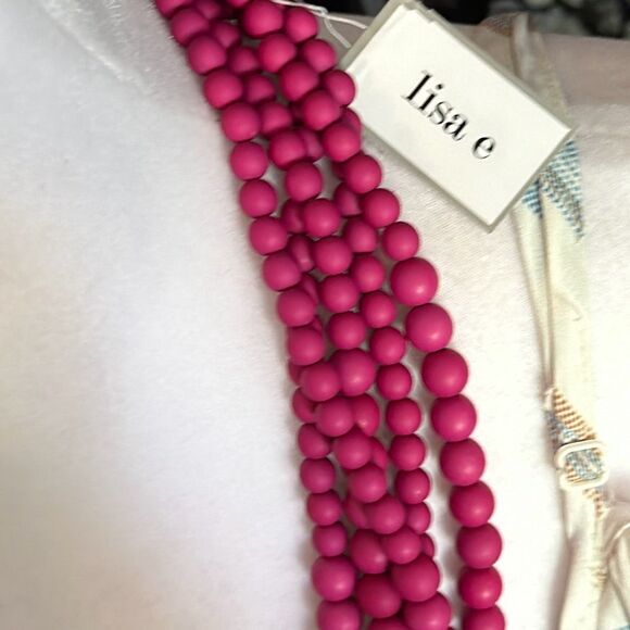 N1. Lisa E Multilayer Fuchsia Pink  Five Graduated Beaded Gold tone Necklace - Picture 2 of 4